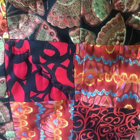 NWT. Hand Crafted Butterflies in Red Quilt - Picture 9 of 16